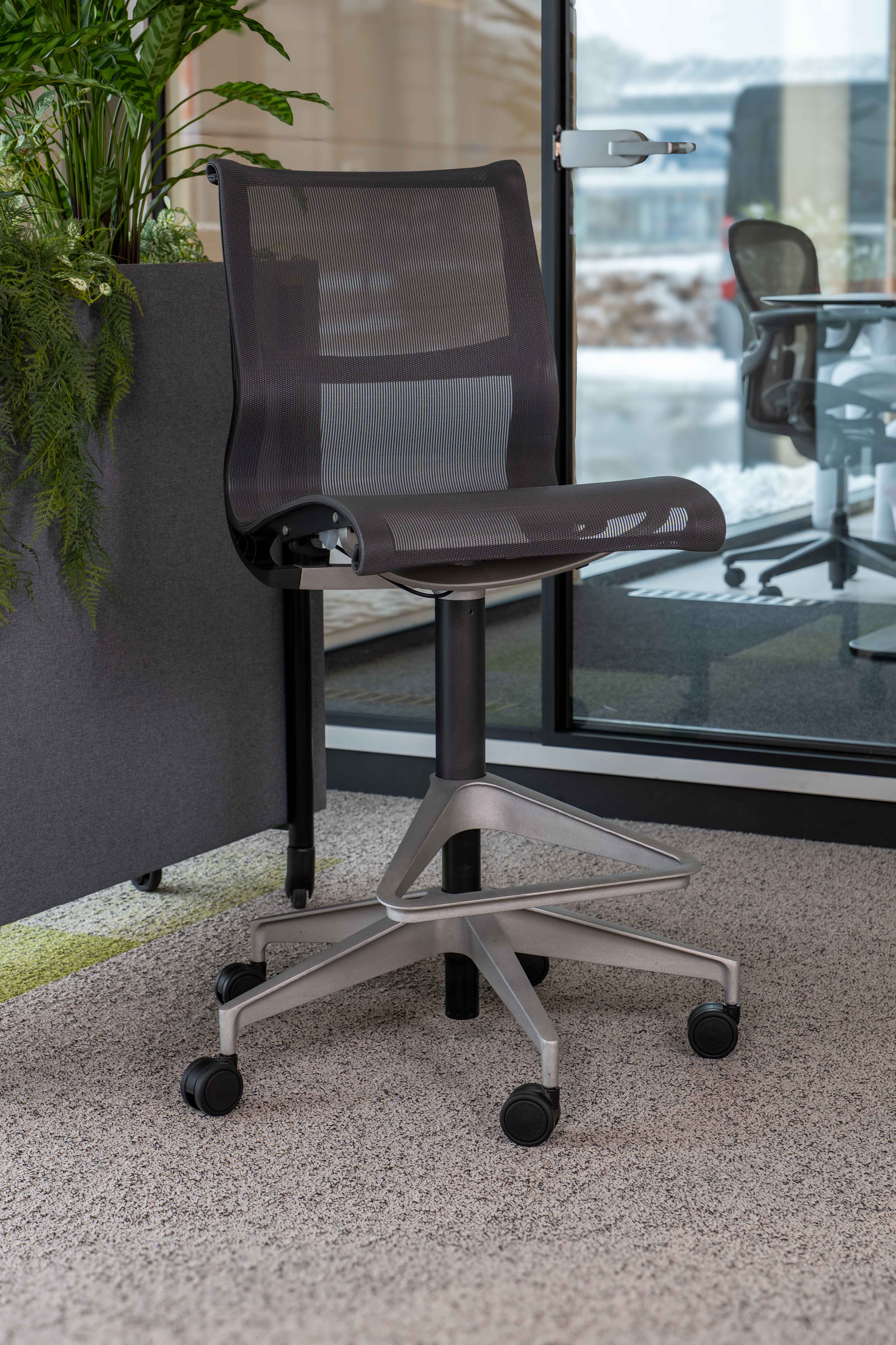 Refurbished Herman Miller Setu Stool Graphite