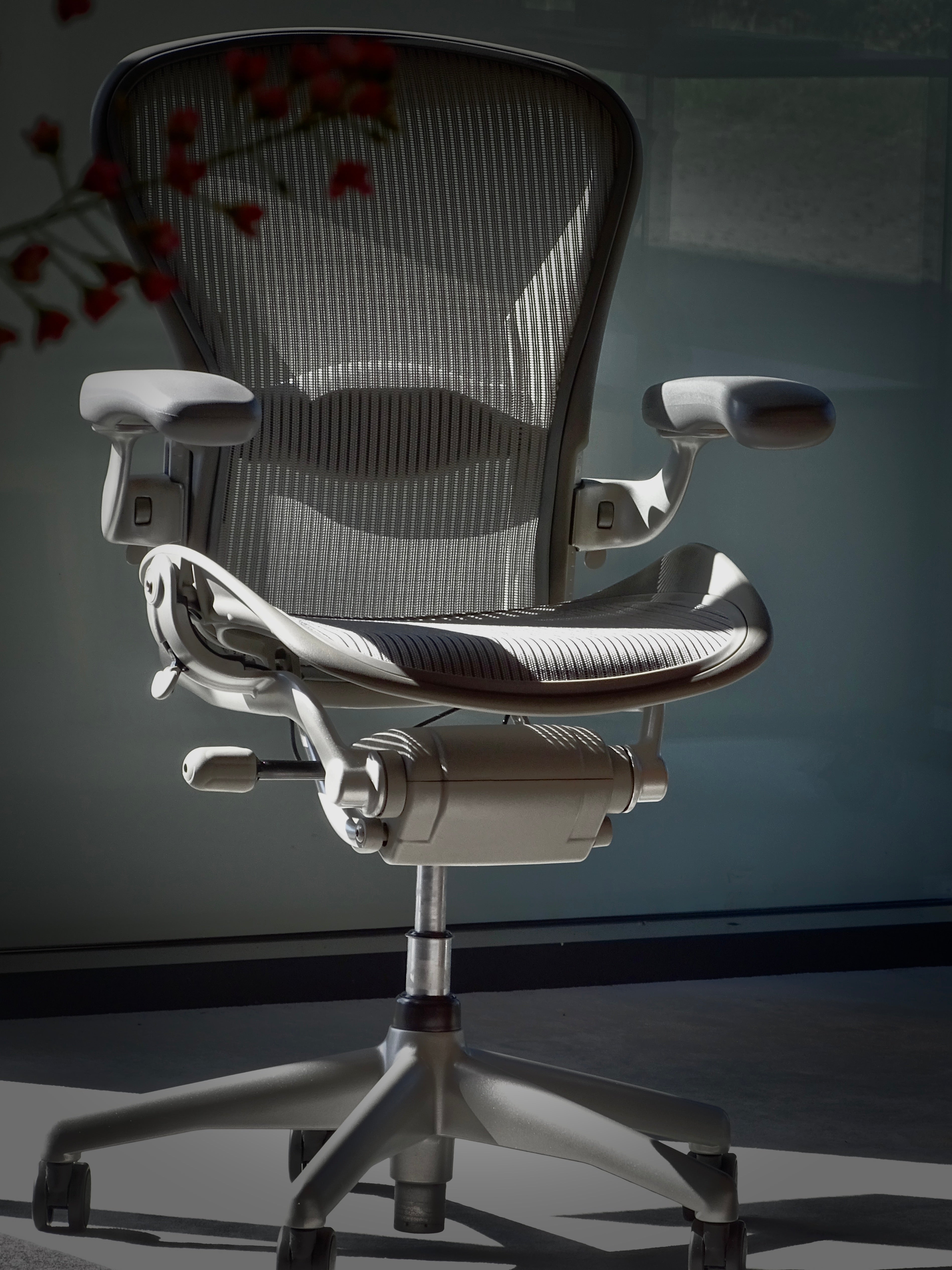 Sedia Herman Miller Aeron Classic ricondizionata (titanio)