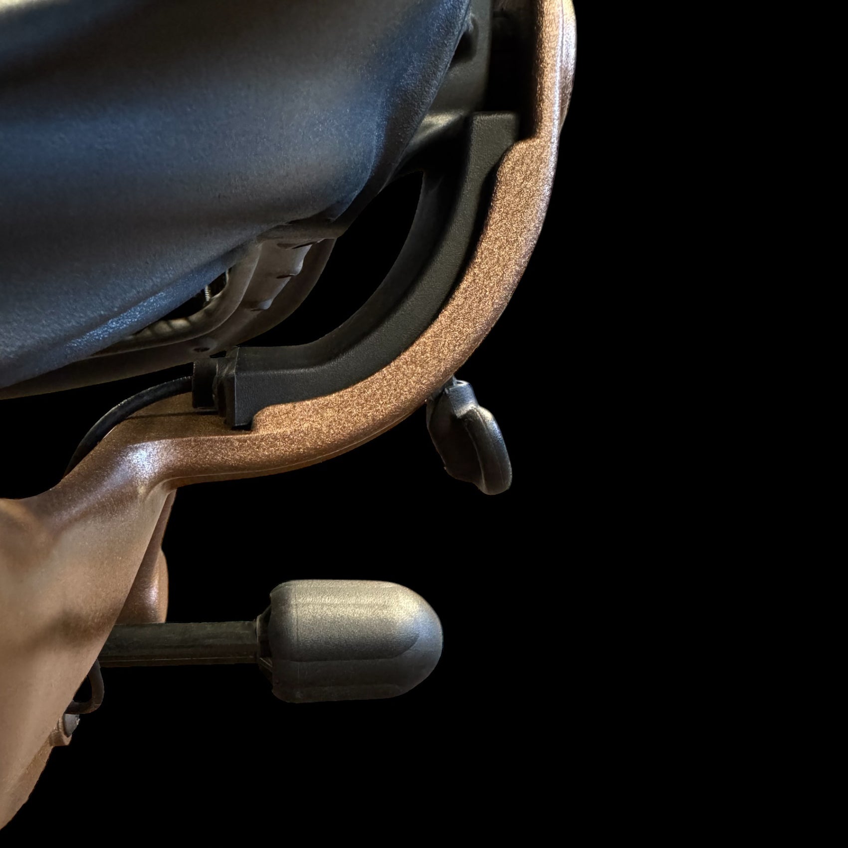 Sedia Herman Miller Aeron Classic ricondizionata (Custom Oro Elios)
